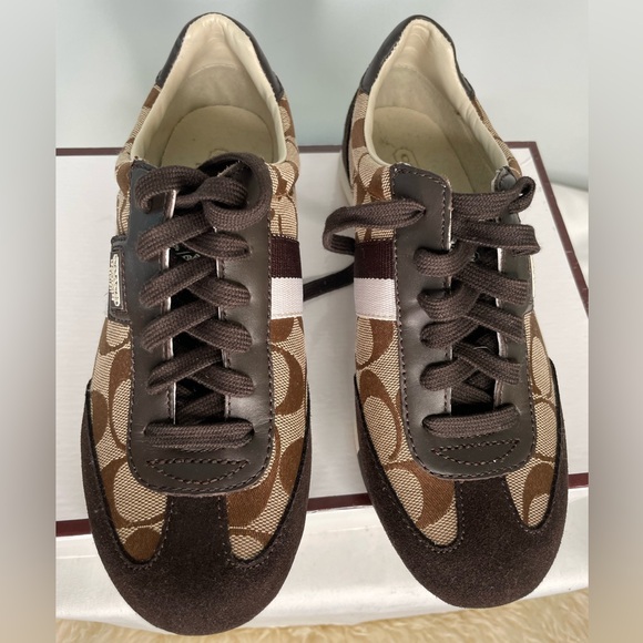 Coach Athletic Tennis Runner
Size 5 
Brown - Picture 1 of 8